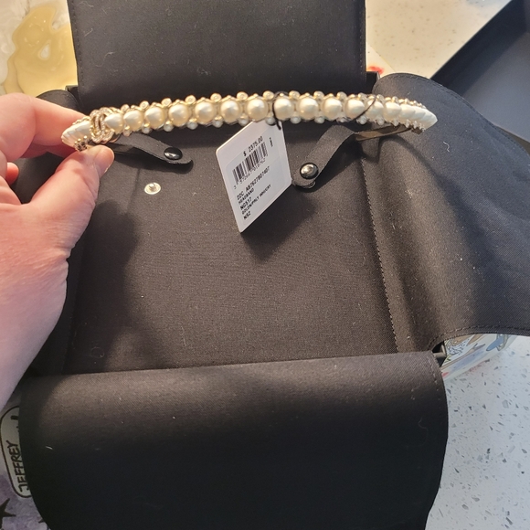 Authentic Faux Pearl Chanel Headband - Picture 1 of 8